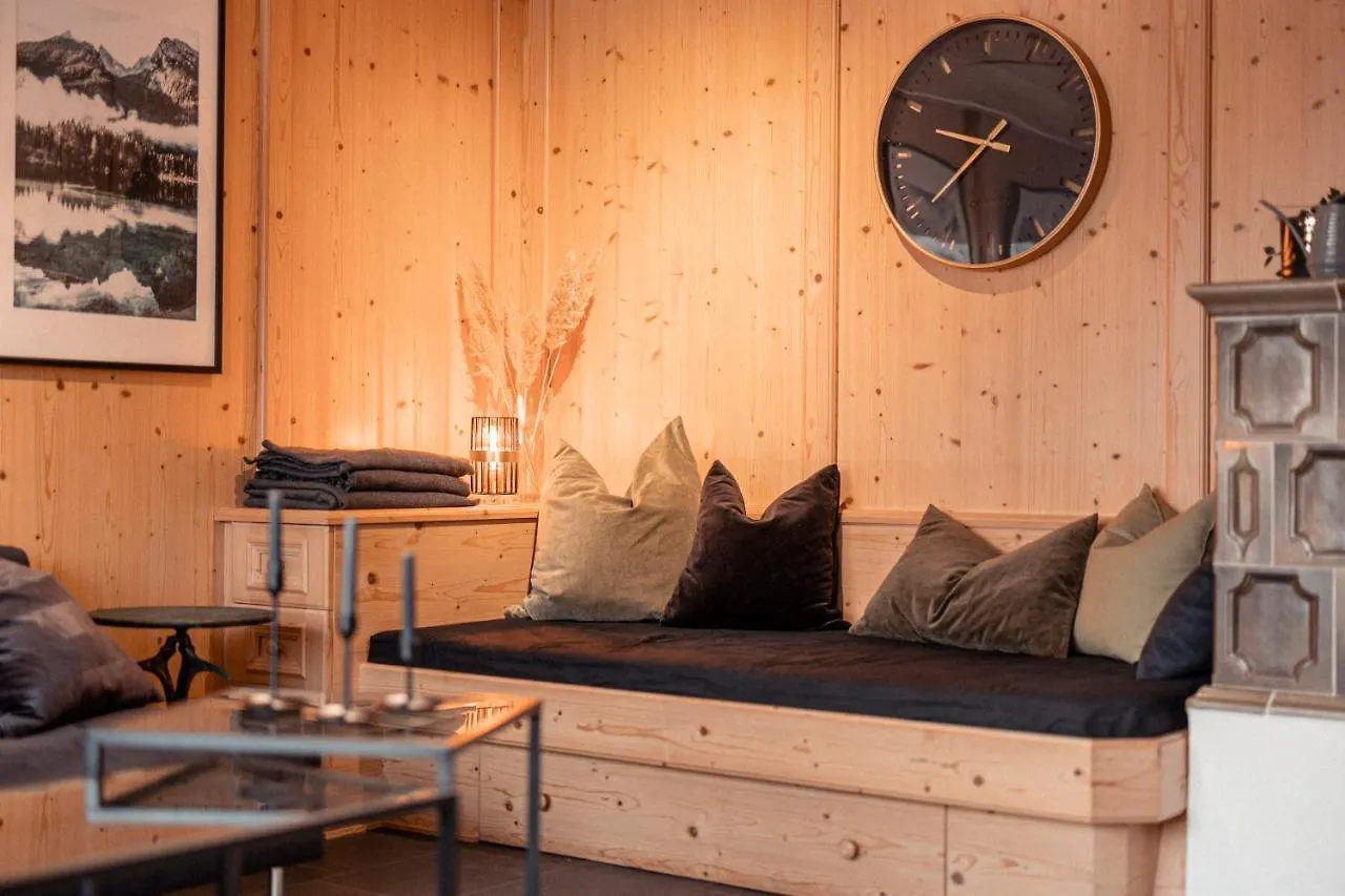 Neu Saniertes Ferienhaus Mit Grossem Garten Mieders Austria